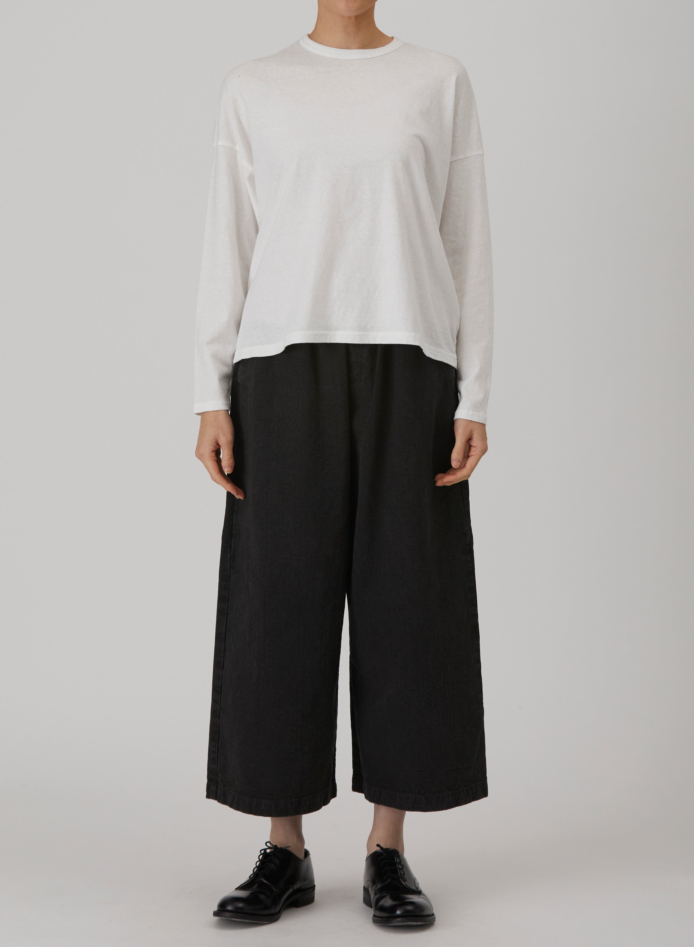 color: White 01