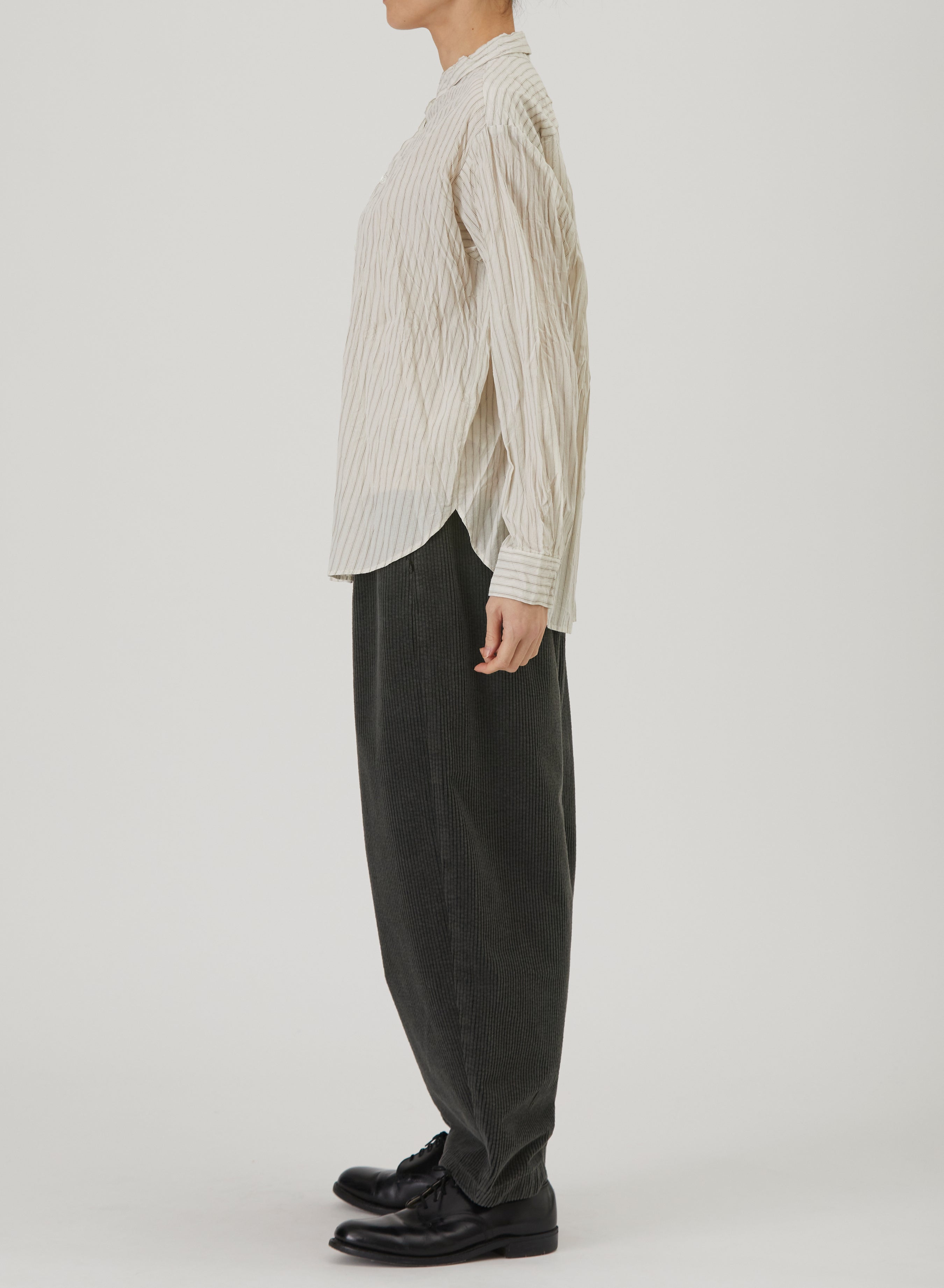 colr: Ivory 04