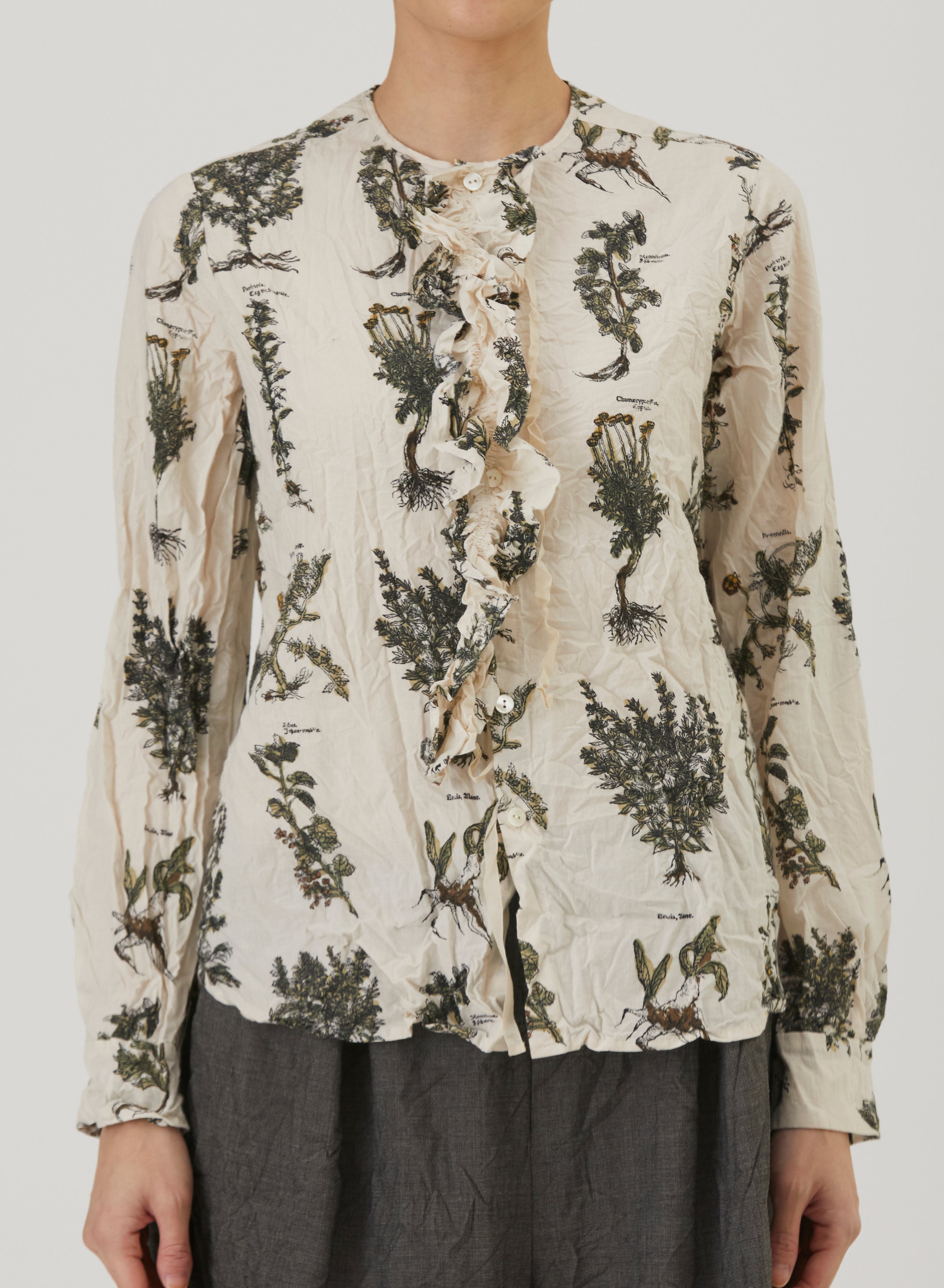 pas de calais | Relax Herbal Print Ruffle Collarless Blouse