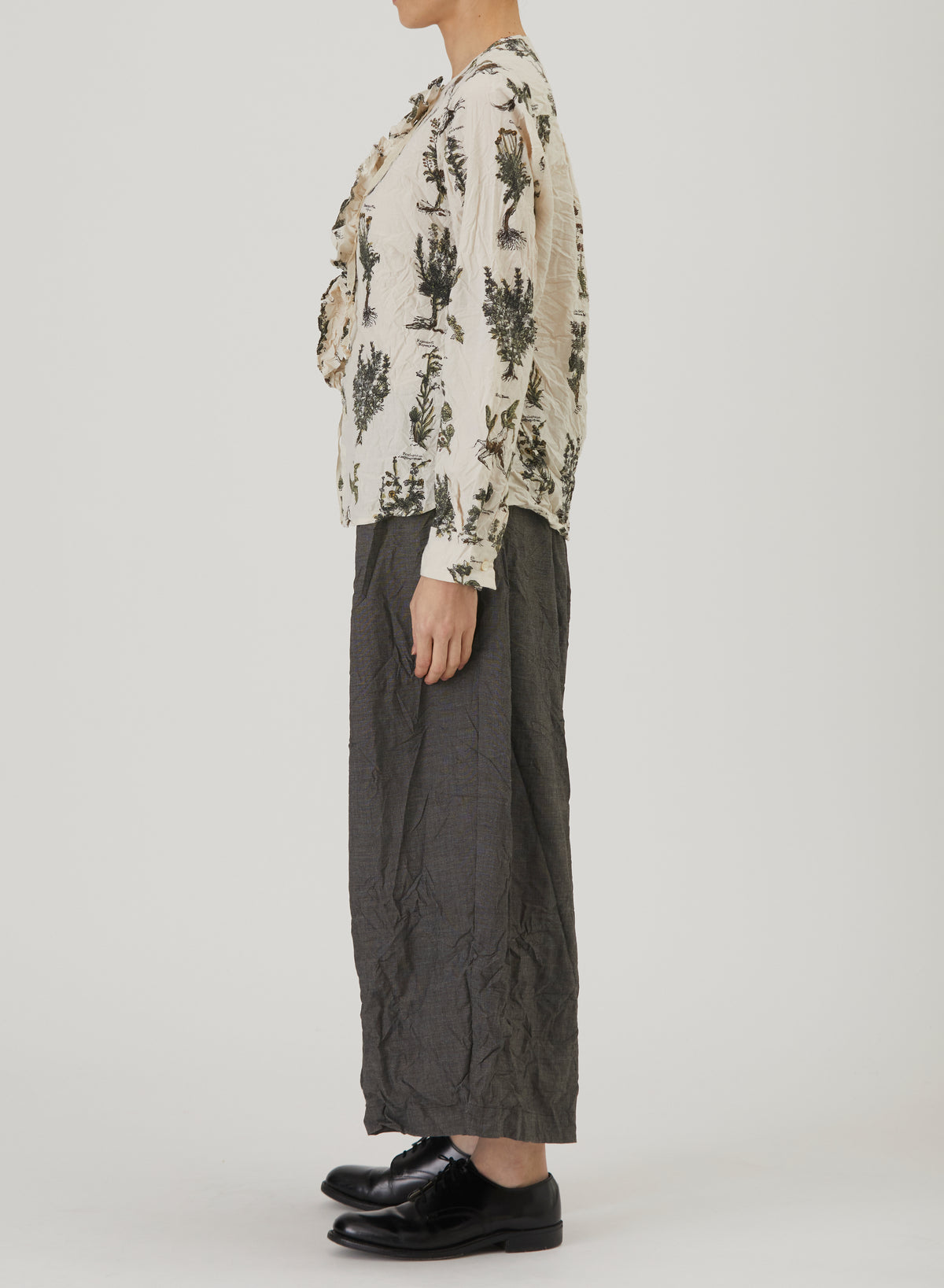 pas de calais | Relax Herbal Print Ruffle Collarless Blouse