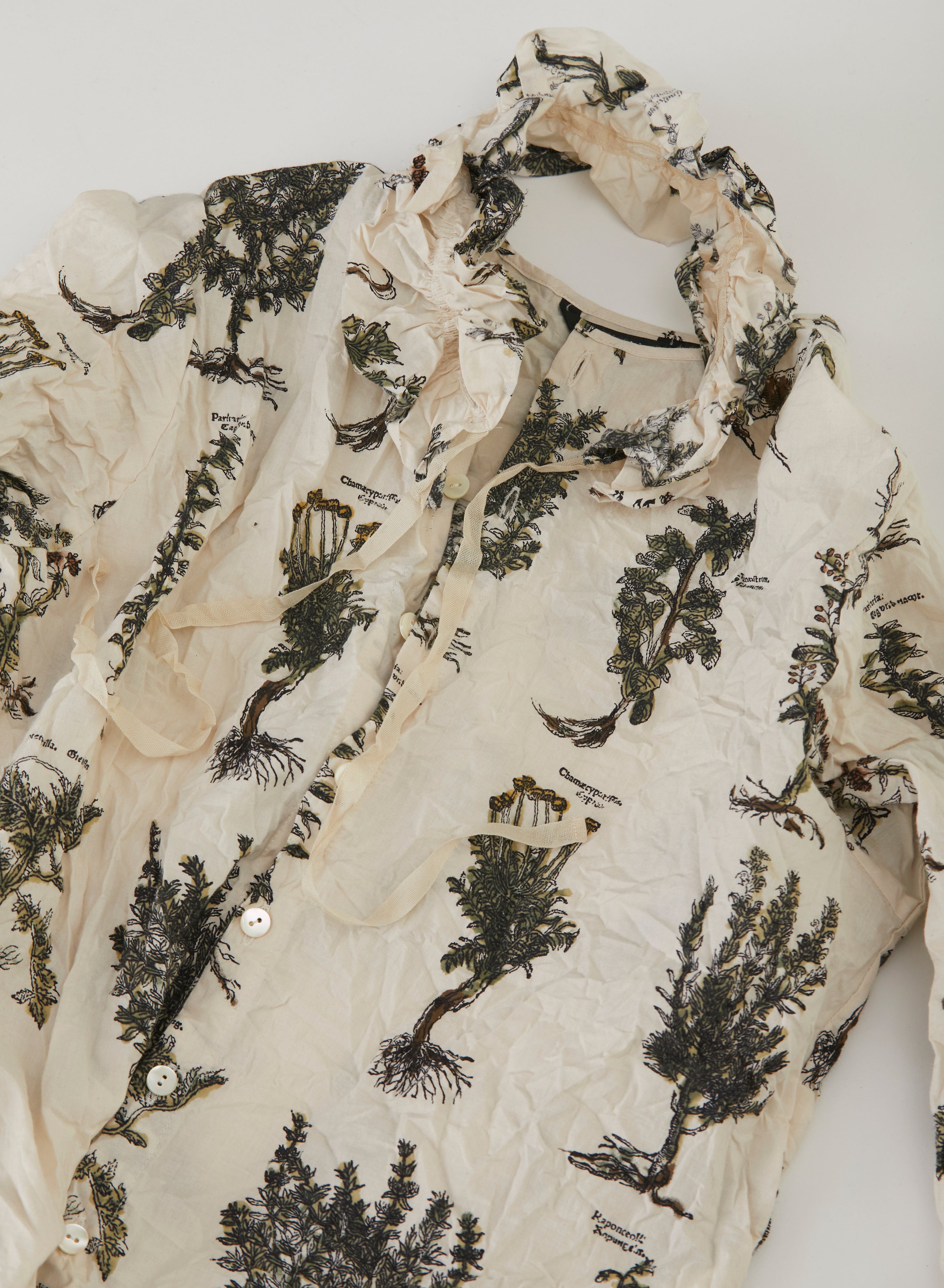 pas de calais | Relax Herbal Print Ruffle Collarless Blouse