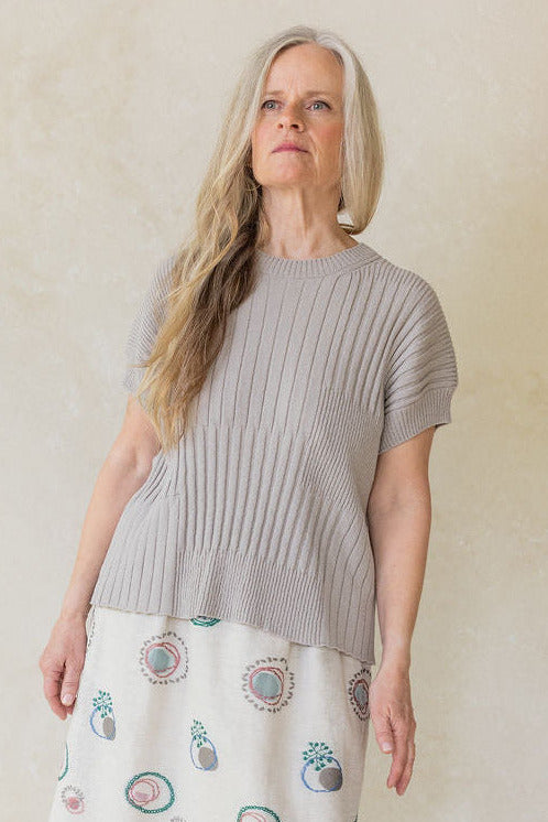 color: 22 Coral Gray