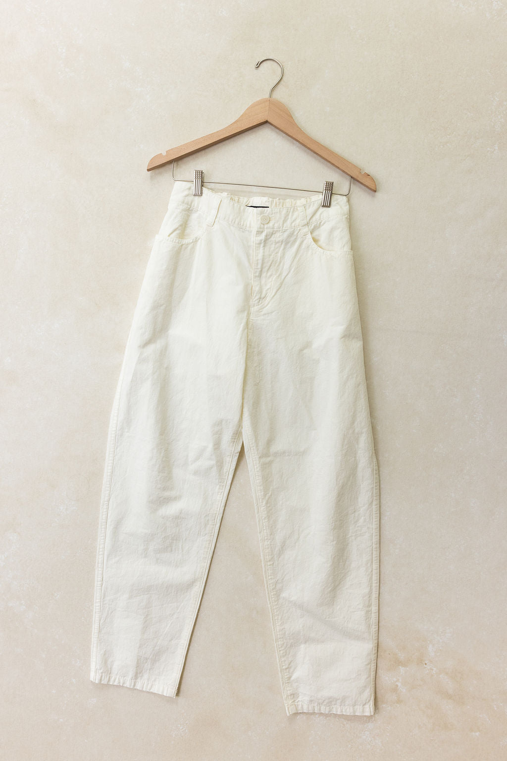 color: Off White 02