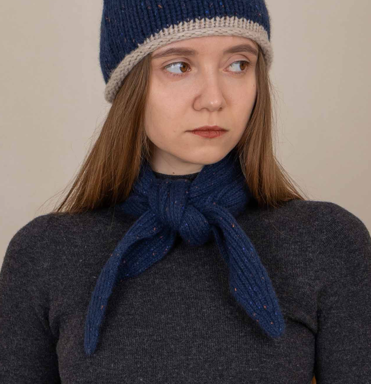 color: navy