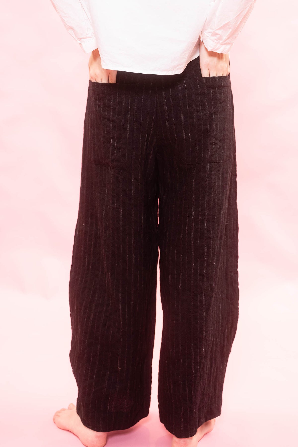 sula | Tailored Line Pants Black Stripe